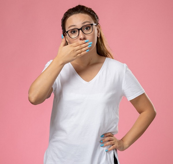 بوی بد دهان چه معایبی دارد