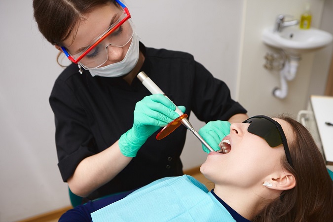 لیزر برای تشخیص در دندانپزشکی چگونه است